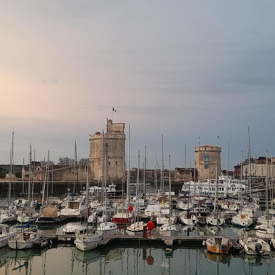 Un Hotel En Ville La Rochelle  Eksteriør billede